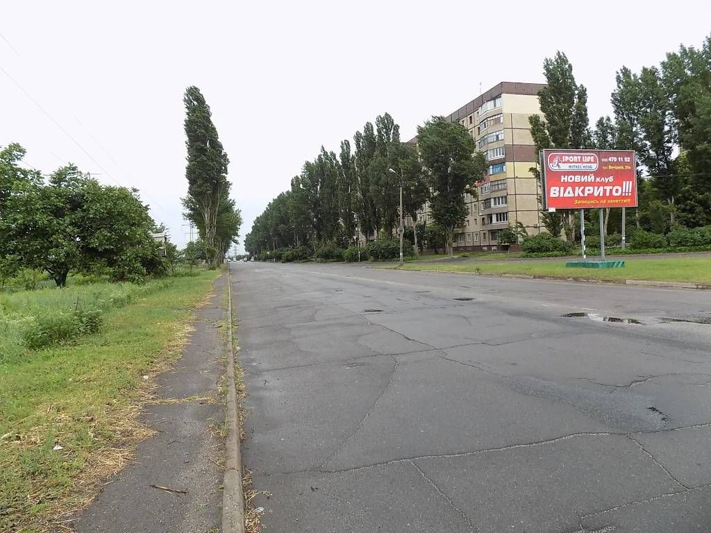 Билборд в г. Кривой Рог на мкр. Восточный - 1, ул. Водопьяного, 8 (АТБ),  формат 3x6, сторона А, код 3691125 | AIM Group