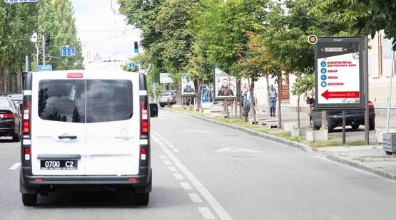 Фото рекламної площини за адресою Тараса Шевченко бул. 18 (1)