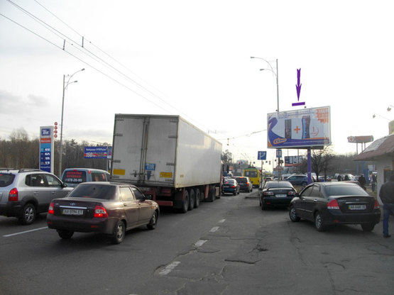 Фото рекламної площини за адресою Братиславская,13 возле Эпицентра