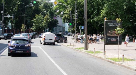 Фото рекламної площини за адресою Михаила Грушевского ул. 9