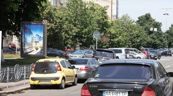 Фото рекламної площини за адресою Омельяновича-Павленко Михаила ул. , к Аллее Героев Крут Фото рекламної площини за адресою Омельяновича-Павленко Михаила ул. , к Аллее Героев Крут