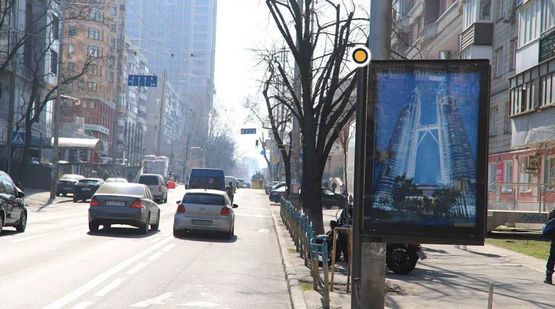 Фото рекламної площини за адресою Жилянская ул.,69