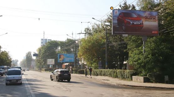 Фото рекламної площини за адресою Полетаева ул / Главная ул, из центра Фото рекламної площини за адресою Полетаева ул / Главная ул, из центра