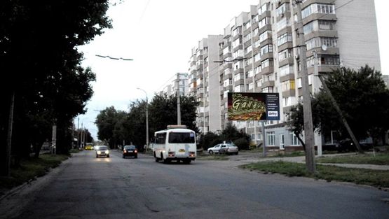 Фото рекламної площини за адресою Энгельса ул. / Петровского ул., в центр 