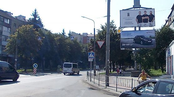 Фото рекламної площини за адресою Галицкая ул, 105, тр магистраль, магазины, к центру, нижняя
