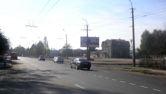 Фото рекламной плоскости по адресу Львовская ул, 71, из центра Фото рекламной плоскости по адресу Львовская ул, 71, из центра