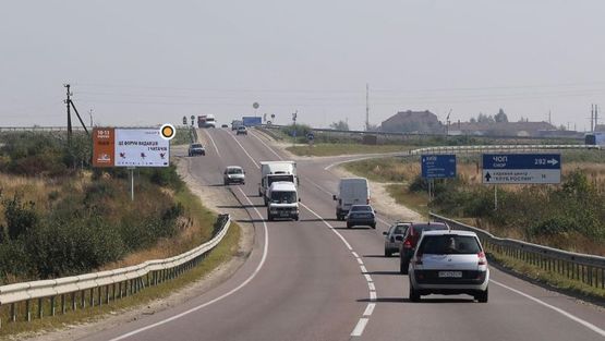 Фото рекламной плоскости по адресу Кольцевая дорога, поворот на ТЦ КИНГ КРОСС Фото рекламной плоскости по адресу Кольцевая дорога, поворот на ТЦ КИНГ КРОСС