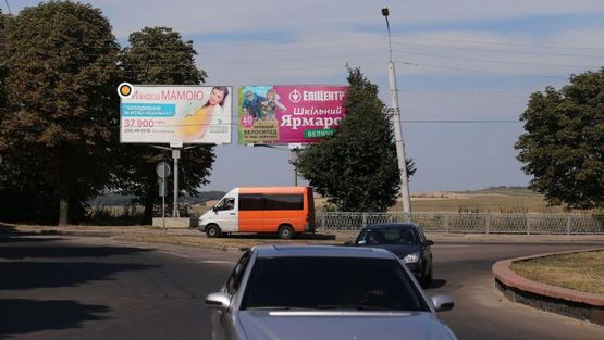 Фото рекламной плоскости по адресу Льонокомбинатная ул / Гагарина ул, левый, из центра