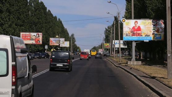 Фото рекламної площини за адресою Шухевича ул, 2, из центра