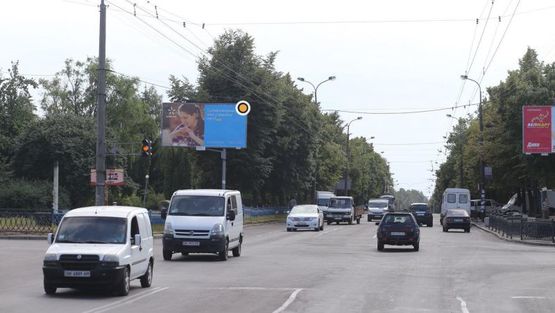 Фото рекламной плоскости по адресу Галицкого Данила ул / Бандеры Ст ул, из центра