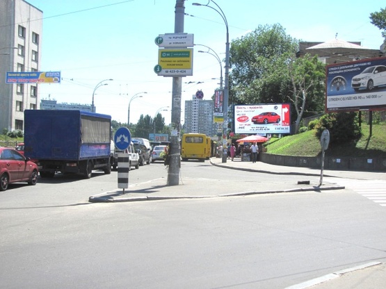 Фото рекламной плоскости по адресу Гетьмана Вадима ул. - Борщаговская ул. (Индустриальный мост, "Бабай Паб", "Very Well Cafe", направ. прос. Победы)