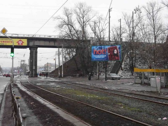 Фото рекламної площини за адресою Ул. Автозаводская, 3 (в направлении Московский просп.)