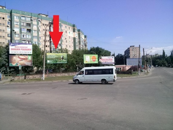 Фото рекламной плоскости по адресу Ленина ул. - Украинская ул. (маркет "VARUS", питомник "Smart Mustache", "TL auto", бытов.химия "Sano"), в направл. в центр города Фото рекламной плоскости по адресу Ленина ул. - Украинская ул. (маркет "VARUS", питомник "Smart Mustache", "TL auto", бытов.химия "Sano"), в направл. в центр города