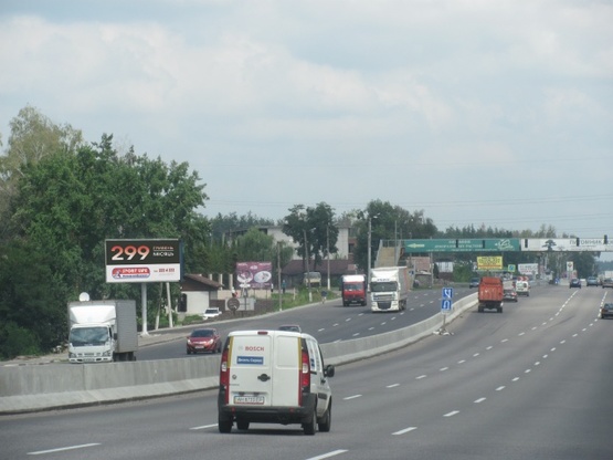 Фото рекламної площини за адресою Одесская трасса, в направлении г.Киев, 20м перед мотель-рестораном  "Шале", 9км+300метров