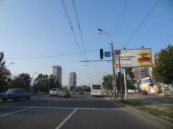 Фото рекламної площини за адресою Набережная Победы ул., 100 - Победы пл., из центра