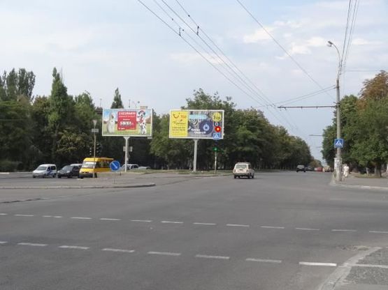 Фото рекламної площини за адресою Поля пр. - Орлыка пр., в центр, правый Фото рекламної площини за адресою Поля пр. - Орлыка пр., в центр, правый