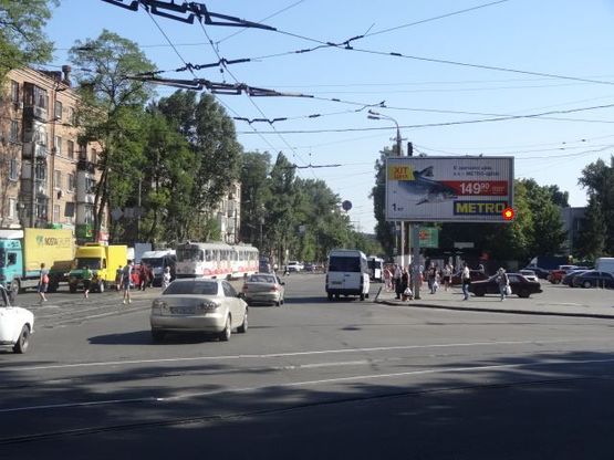 Фото рекламной плоскости по адресу Богдана Хмельницкого пр., 118Д - Кротова ул., из центра