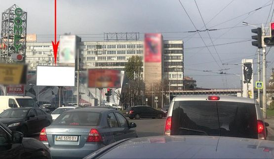 Фото рекламной плоскости по адресу t203A3,вул. Січеславська Набережна, 31 А, біля магазину Комфі, на світлофорі Фото рекламной плоскости по адресу t203A3,вул. Січеславська Набережна, 31 А, біля магазину Комфі, на світлофорі