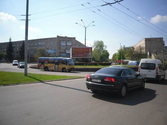 Фото рекламной плоскости по адресу м. Рівне, кільце на перехресті вул. Відінської та вул. Курчатова Фото рекламной плоскости по адресу м. Рівне, кільце на перехресті вул. Відінської та вул. Курчатова