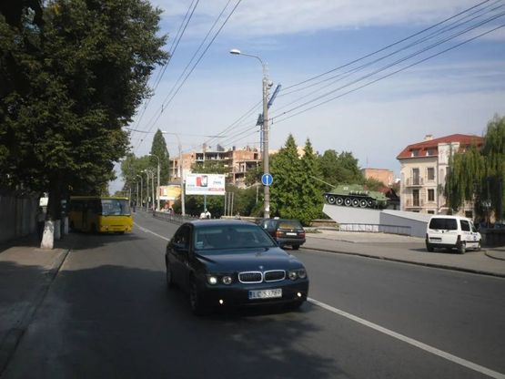 Фото рекламной плоскости по адресу м. Рівне, вул. Соборна, перехрестя з вул.Пересопницькою Фото рекламной плоскости по адресу м. Рівне, вул. Соборна, перехрестя з вул.Пересопницькою