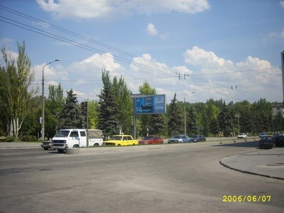 Фото рекламной плоскости по адресу ул.Перемоги - ПКіО Трудової слави, ст.Б (призматрон) Фото рекламной плоскости по адресу ул.Перемоги - ПКіО Трудової слави, ст.Б (призматрон)