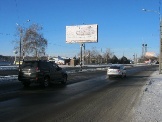 Фото рекламной плоскости по адресу Набережна магістраль  – пішохідний міст(призматрон), напрямок руху до порту Фото рекламной плоскости по адресу Набережна магістраль  – пішохідний міст(призматрон), напрямок руху до порту