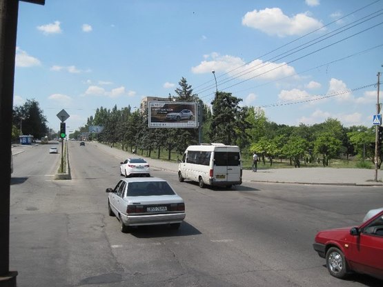 Фото рекламной плоскости по адресу вул.Перемоги – вул.Панфиловців