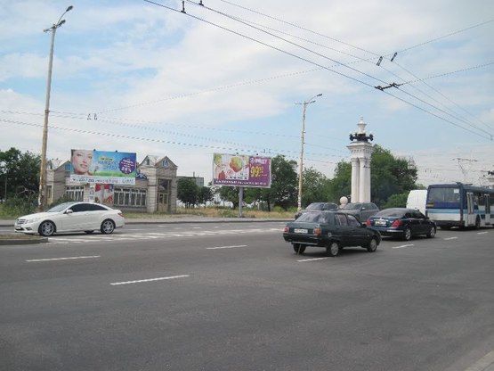 Фото рекламної площини за адресою пр. Соборний- вул.12квітня (призматрон) Фото рекламної площини за адресою пр. Соборний- вул.12квітня (призматрон)