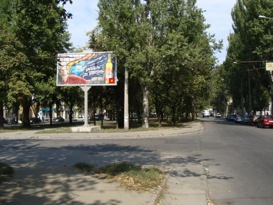 Фото рекламной плоскости по адресу пр.Металургів - вул.Незалежної України (призматрон) Фото рекламной плоскости по адресу пр.Металургів - вул.Незалежної України (призматрон)