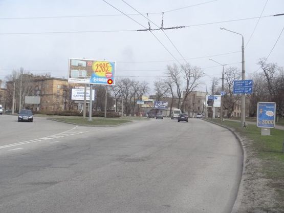 Фото рекламної площини за адресою пр.Соборний -вул.Б.Хмельницького, ст.А (напрямок руху від греблі) (призматрон) Фото рекламної площини за адресою пр.Соборний -вул.Б.Хмельницького, ст.А (напрямок руху від греблі) (призматрон)