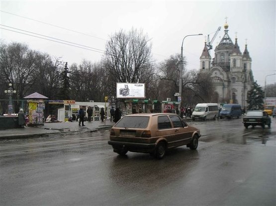 Фото рекламної площини за адресою пр.Соборний - вул.Базарна (призматрон) Фото рекламної площини за адресою пр.Соборний - вул.Базарна (призматрон)