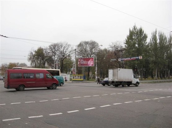 Фото рекламной плоскости по адресу пр.Леніна — пл.Свободи (призматрон) Фото рекламной плоскости по адресу пр.Леніна — пл.Свободи (призматрон)