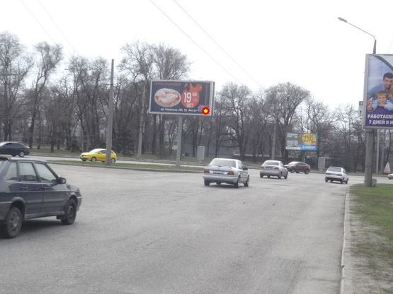 Фото рекламної площини за адресою пр.Соборний -вул.Б.Хмельницького, ст.Б (напрямок руху до греблі) (призматрон) Фото рекламної площини за адресою пр.Соборний -вул.Б.Хмельницького, ст.Б (напрямок руху до греблі) (призматрон)