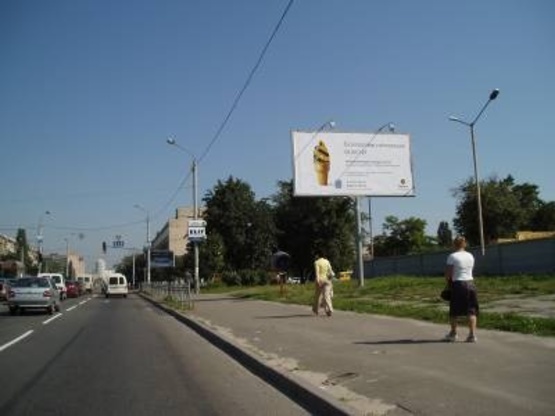 Фото рекламної площини за адресою Автозаводская, 70 м от Луговой