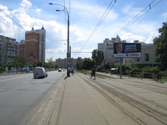 Фото рекламної площини за адресою Зої Гайдай, 3 ( ЕКО-Маркет )