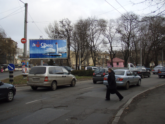 Фото рекламної площини за адресою Розумовского - ул.Старопортофранковская ( в центр) ПРИЗМА Фото рекламної площини за адресою Розумовского - ул.Старопортофранковская ( в центр) ПРИЗМА