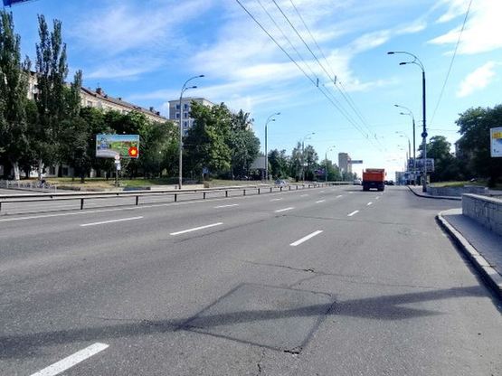 Фото рекламної площини за адресою Дружбы народов бул.-Чешская ул. 5-17Б к Патона Фото рекламної площини за адресою Дружбы народов бул.-Чешская ул. 5-17Б к Патона