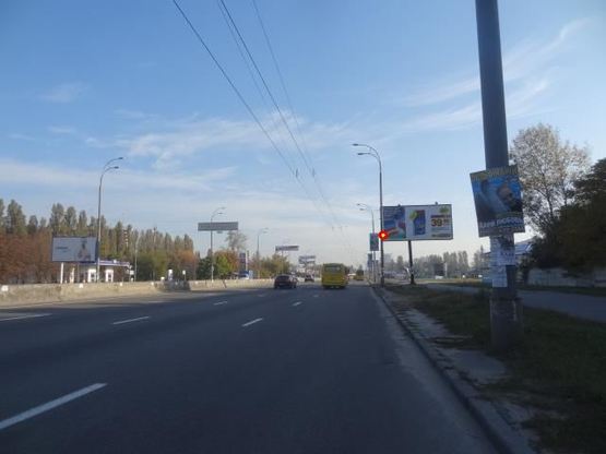 Фото рекламной плоскости по адресу Глушкoва пр., 9