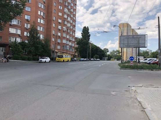 Фото рекламної площини за адресою Науки пр., 66 в центр