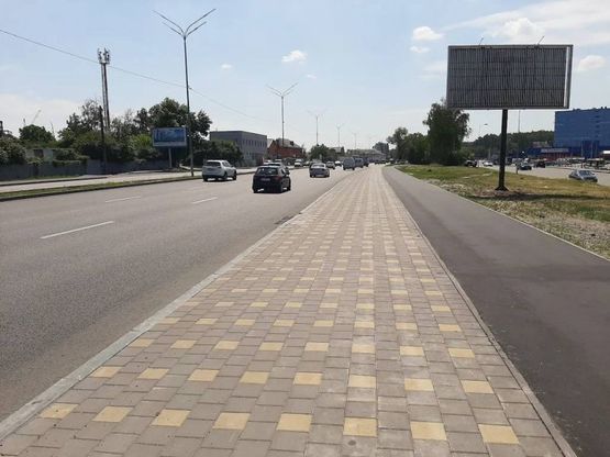 Фото рекламної площини за адресою Палладина акад. 30 напроив в центр, ТЦ Лавина Фото рекламної площини за адресою Палладина акад. 30 напроив в центр, ТЦ Лавина