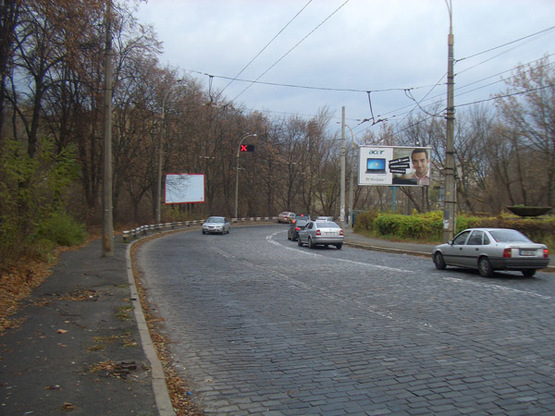 Фото рекламной плоскости по адресу Подольский спуск, 200 м от ул.Фрунзе, направление в центр Фото рекламной плоскости по адресу Подольский спуск, 200 м от ул.Фрунзе, направление в центр