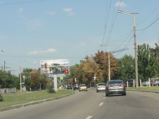 Фото рекламной плоскости по адресу Набережная Победы ул. - Овражная ул., Институт физультуры, в центр