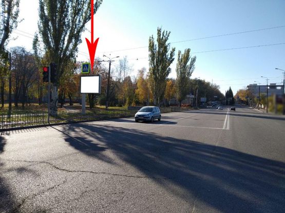 Фото рекламної площини за адресою t018B,просп. Гагаріна, поворот до ТРЦ "Материк", біля світлофора