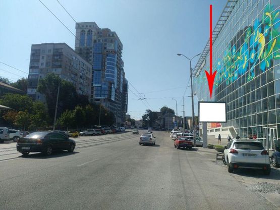 Фото рекламної площини за адресою t007A,вул. Шмідта, біля входу у ТРЦ "Приозерний"