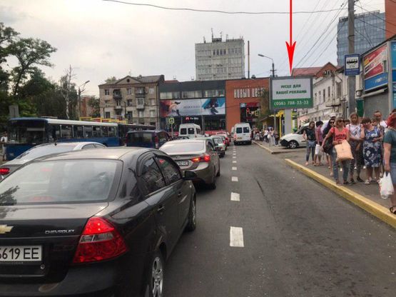 Фото рекламной плоскости по адресу t202A,Пл. Успенська (Дем'яна Бєдного), 17, (навпроти ТЦ "Новий центр"), на зупинці, на світлофорі