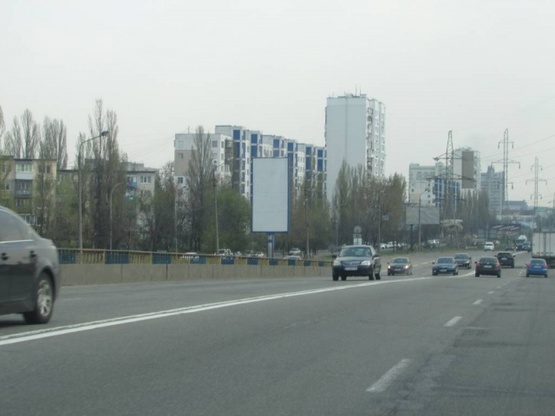 Фото рекламной плоскости по адресу Братиславська, 20 (розподілювач), рух до Броварського проспекту, ліворуч