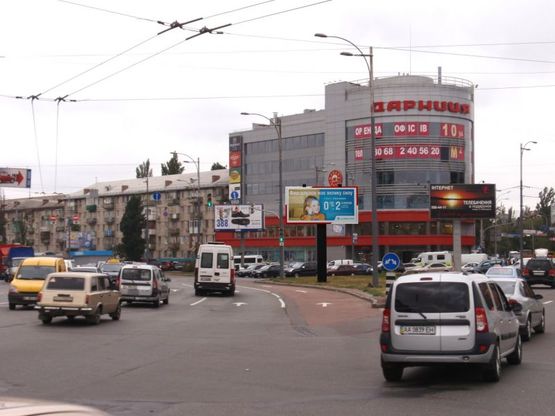 Фото рекламной плоскости по адресу (201185) Ленинградская площадь, в центр