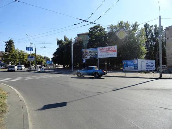 Фото рекламної площини за адресою площадь Победы призма 3