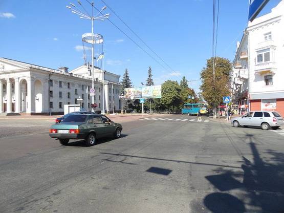 Фото рекламной плоскости по адресу Красна площа призма (грань 5)