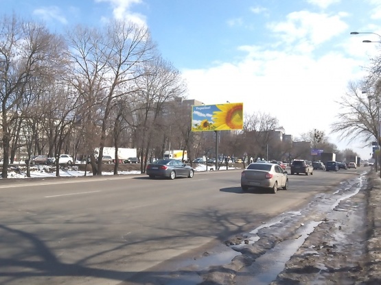 Фото рекламної площини за адресою Окружная дорога (на разделителе) возле ТЦ ЭПИЦЕНТР